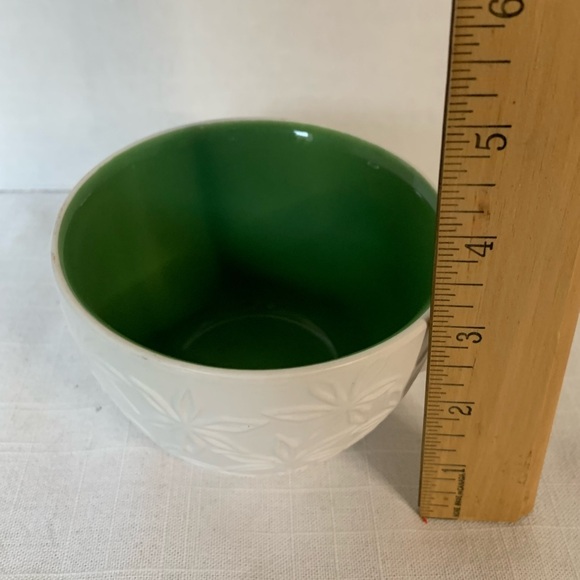 STARBUCKS | Embossed Holiday Cup - Picture 6 of 8